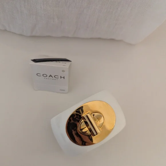 Coach Deadstock White Ceramic And Gold Turnlock Bangle Nwt - Picture 8 of 8
